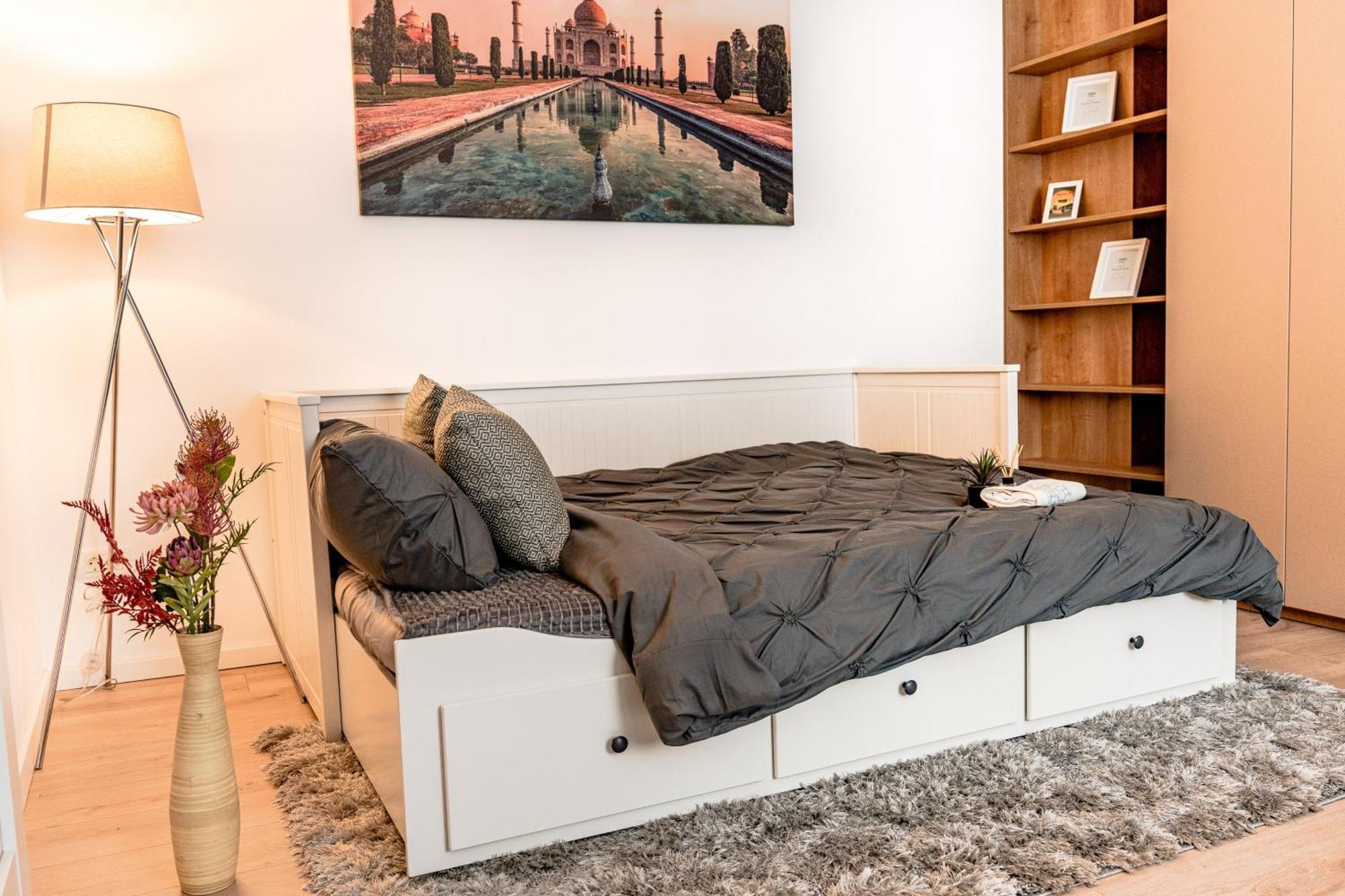 Central Athena Studio - Inima Pietei Unirii - By Openhouse Apartments Timisoara Ngoại thất bức ảnh