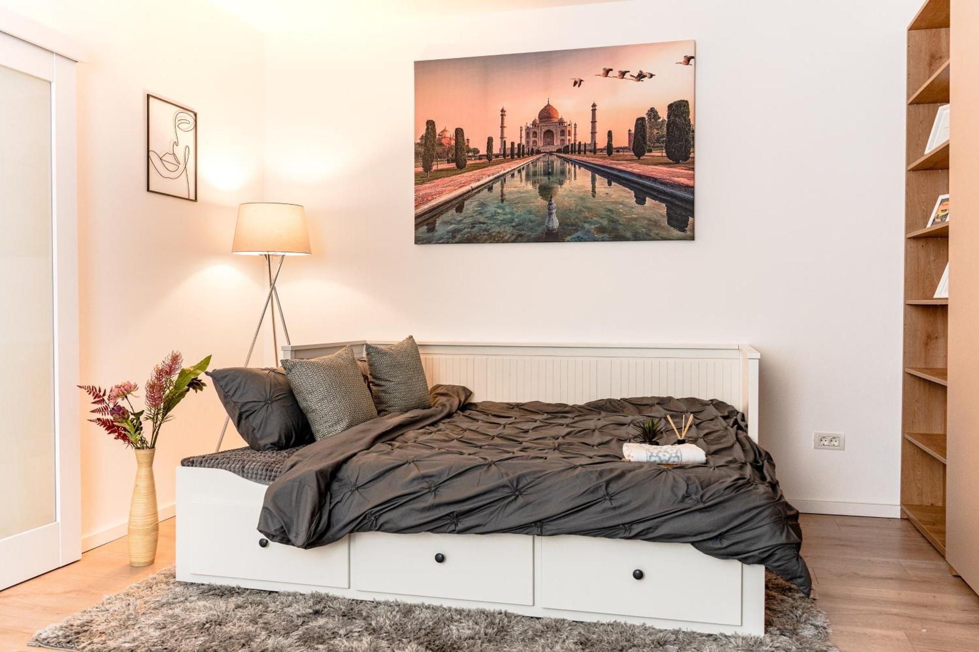 Central Athena Studio - Inima Pietei Unirii - By Openhouse Apartments Timisoara Ngoại thất bức ảnh